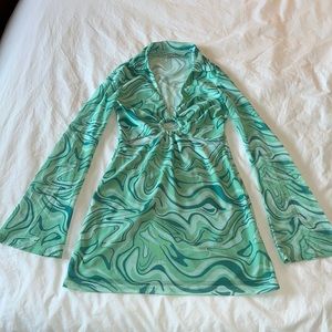 Green Swirl Long-Sleeve Mini Dress with Ring Detail 70s